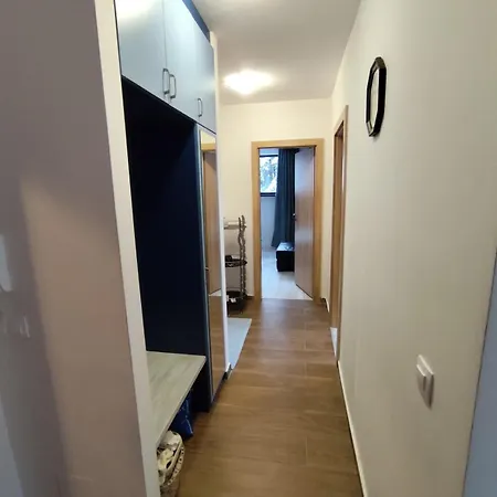 Denitsa Aparthotel Borowez